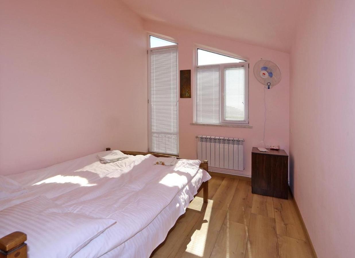 Commune Hotel Garni ภายนอก รูปภาพ